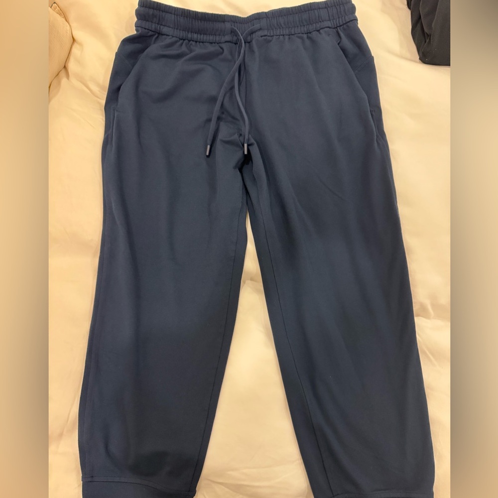 Soft Jersey Classic-Fit Mid-Rise Cropped Jogger
